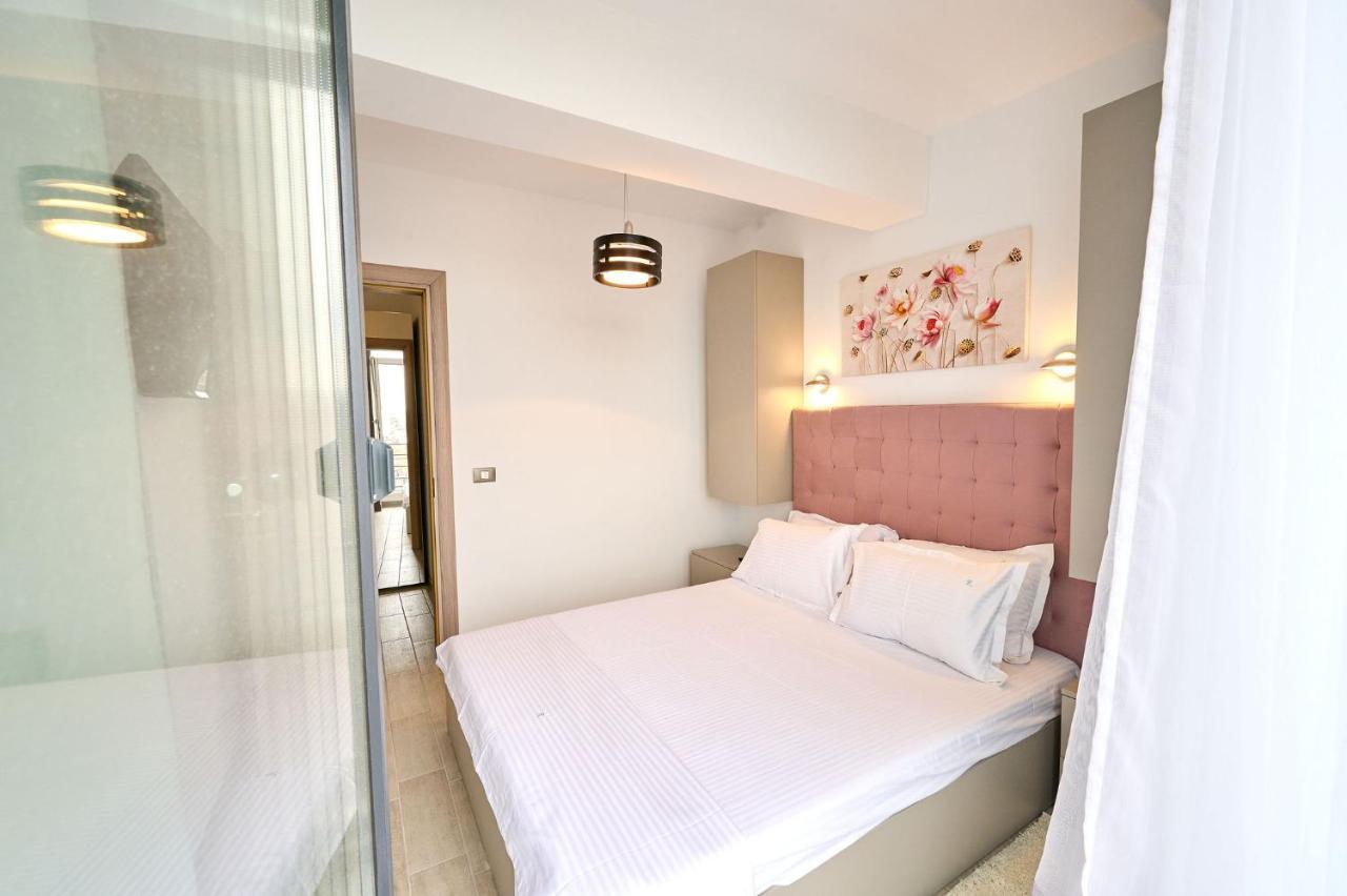Royale Sundance Studio 7 Beach Spa & Pool Mamaia Nord المظهر الخارجي الصورة