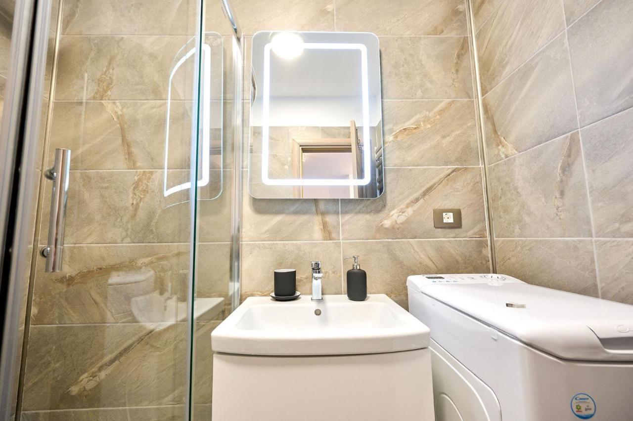 Royale Sundance Studio 7 Beach Spa & Pool Mamaia Nord المظهر الخارجي الصورة