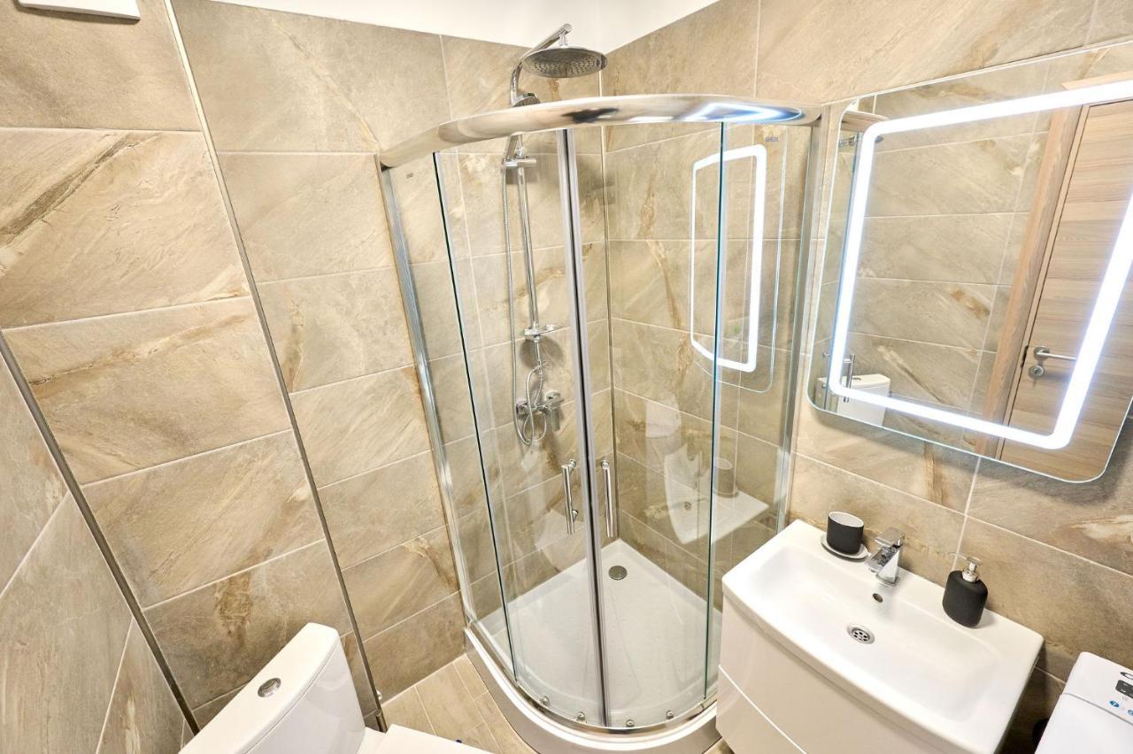 Royale Sundance Studio 7 Beach Spa & Pool Mamaia Nord المظهر الخارجي الصورة